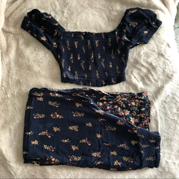 Navy and Pink Floral Off The Shoulder Top and Wide Leg Pants Set - Picture 5 of 13